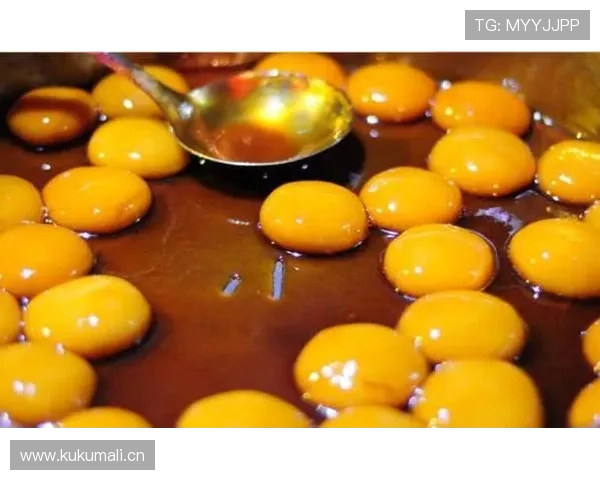 仲满家的冰箱里塞满了能量胶，保质期比他上一次输比赛还久