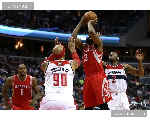 比卢普斯突破组织效率提升显著，带动球队关键时刻得分爆发